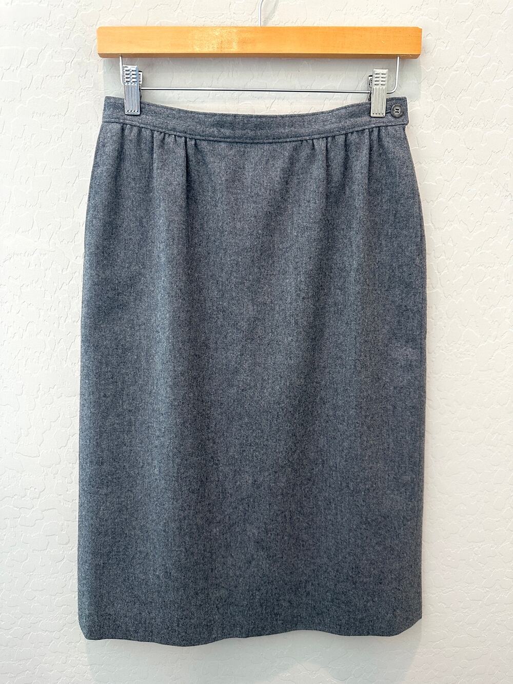 VINTAGE Pendleton 100% Virgin Wool Gray Midi Pencil Skirt Made USA Classic